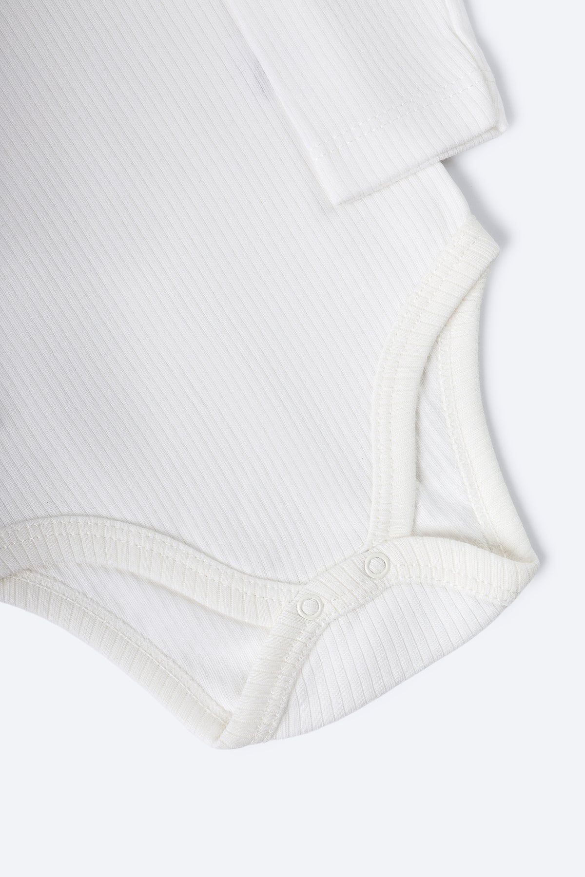 Beyaz Renkli Uzun Kollu Body