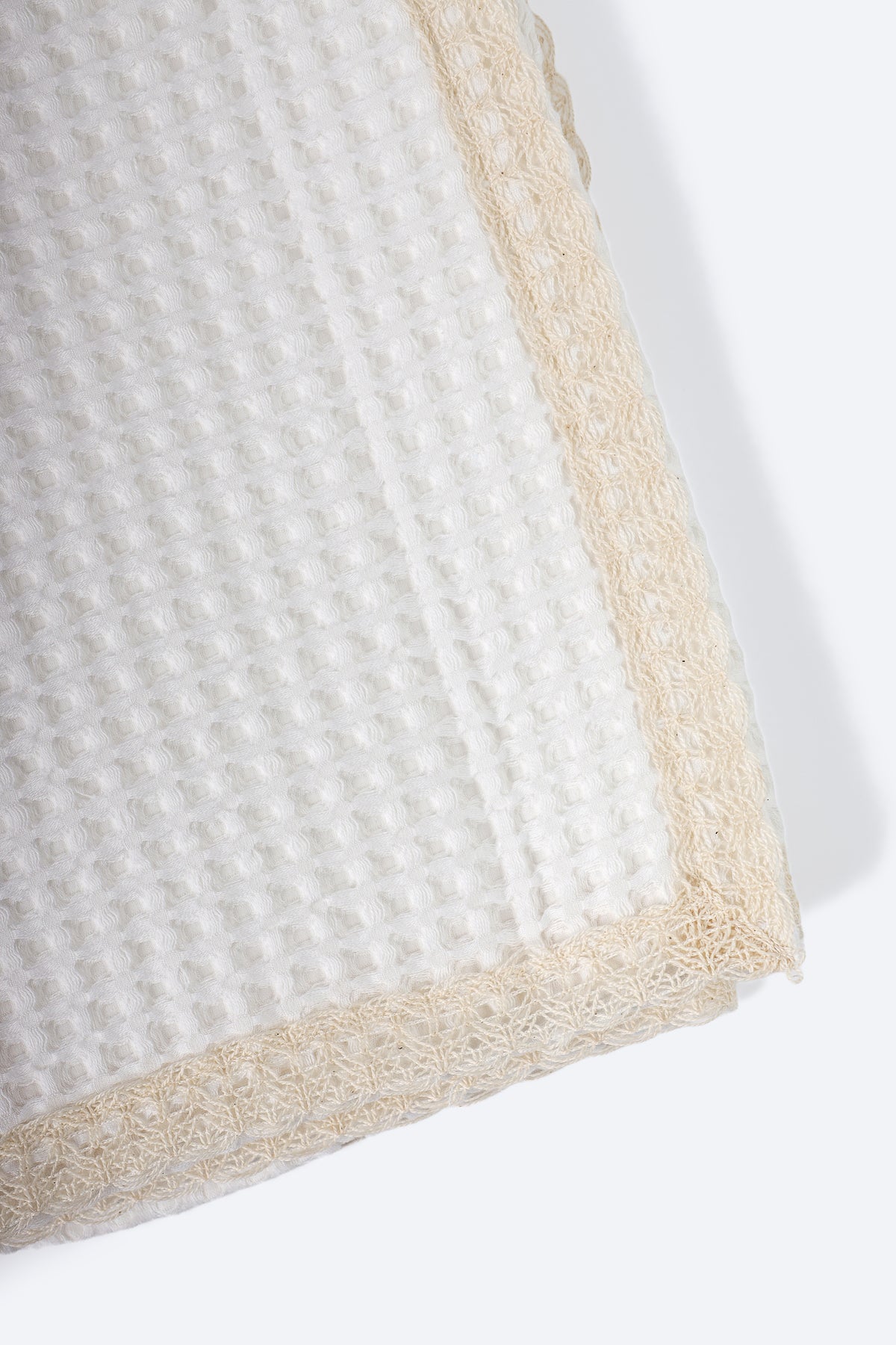 Ekru Petek Desenli Müslin Örtü