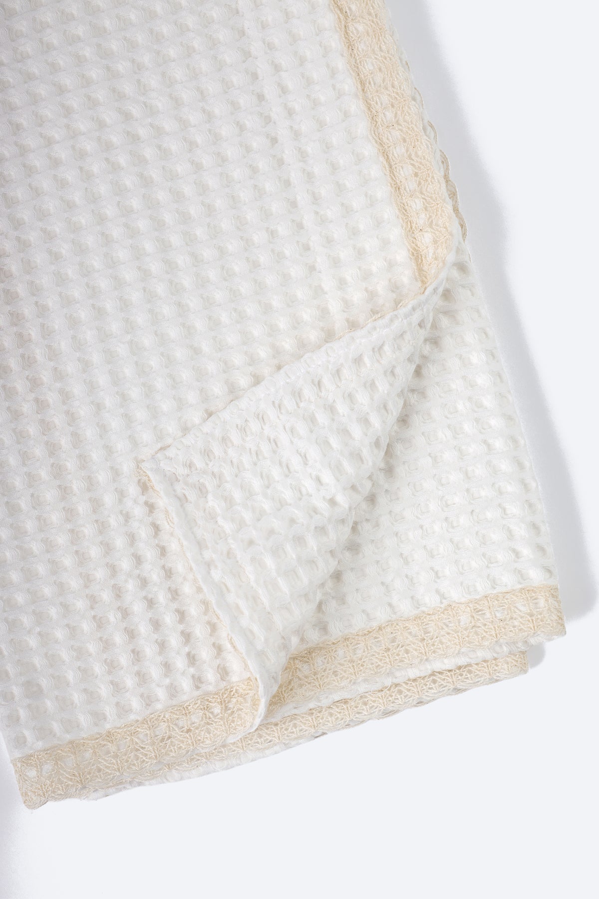 Ekru Petek Desenli Müslin Örtü