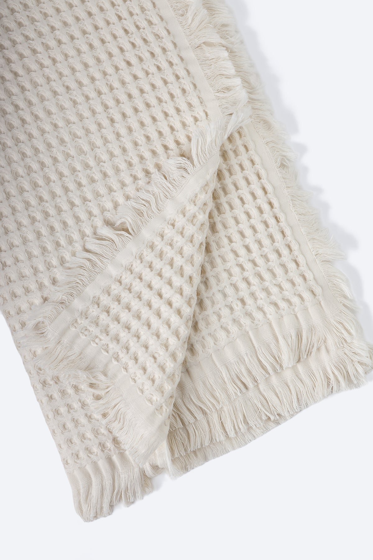 Bej Rengi Petek Desenli Müslin Örtü