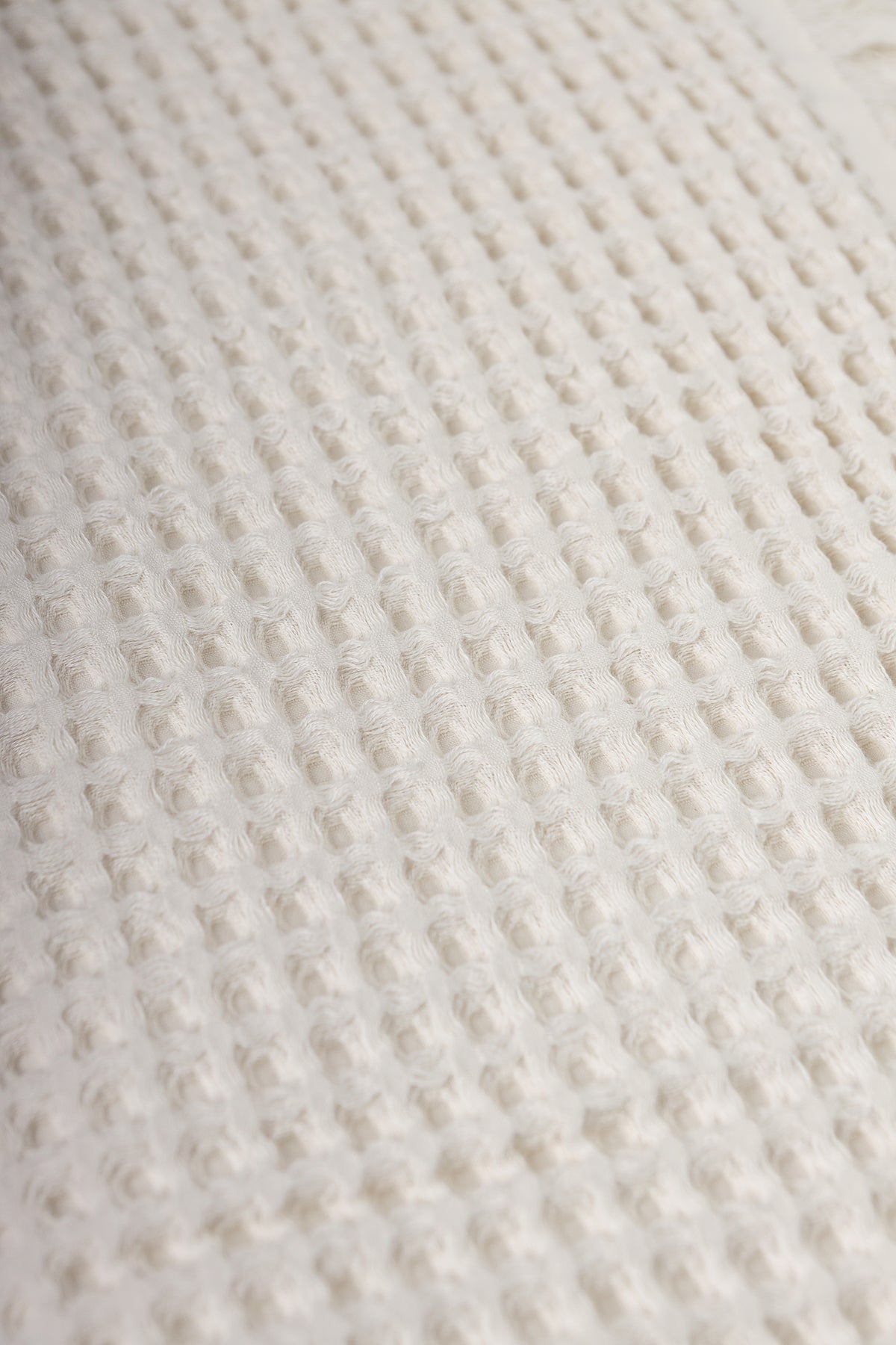 Bej Rengi Petek Desenli Müslin Örtü