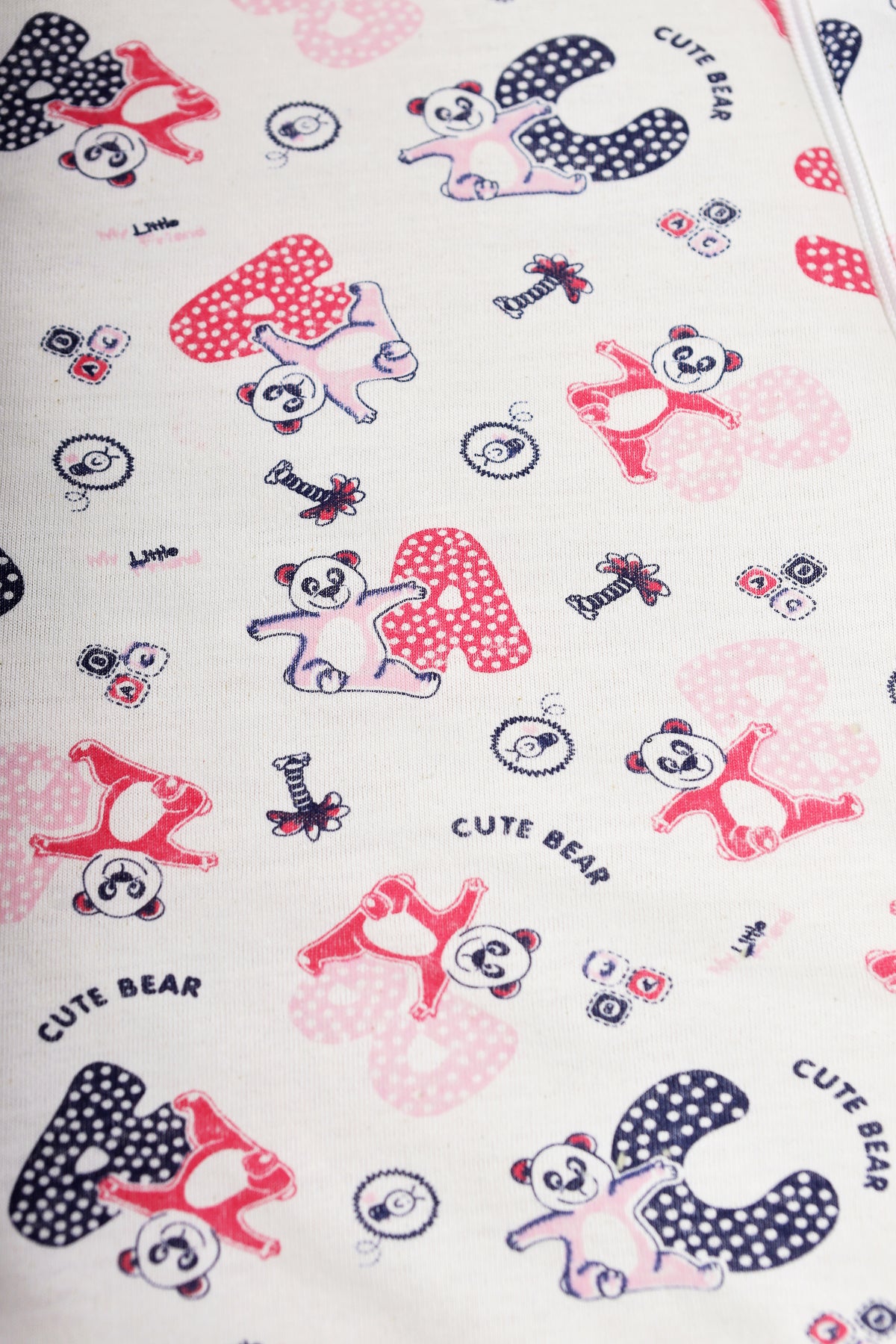 Kırmızı Alfabe Desenli Uyku Tulumu